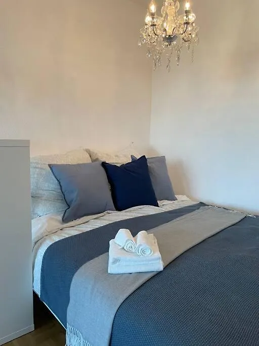 Cosy Apartment Uber Den Dachern Von Düsseldorf 0*,  Germania